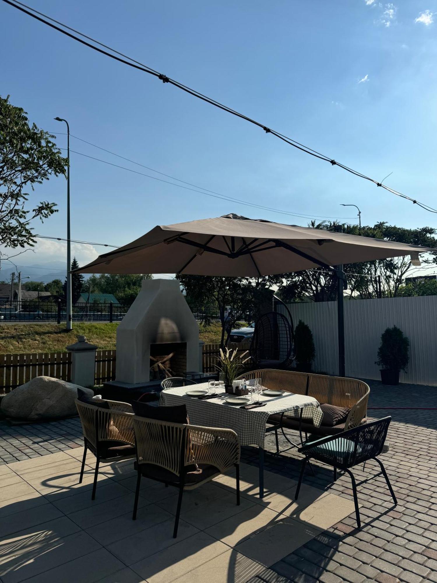 Mosh Mosh Boutique Hotel Alma-Ata Buitenkant foto