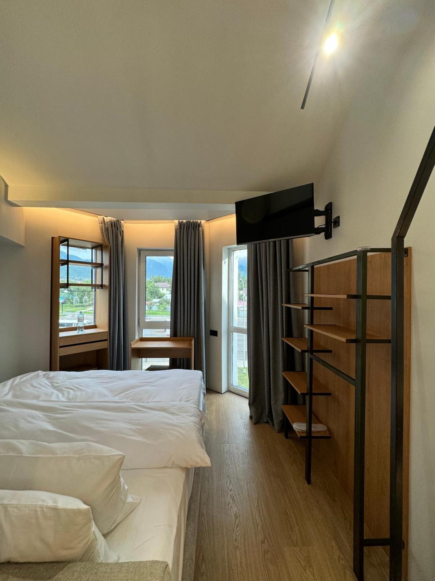 Mosh Mosh Boutique Hotel Alma-Ata Buitenkant foto